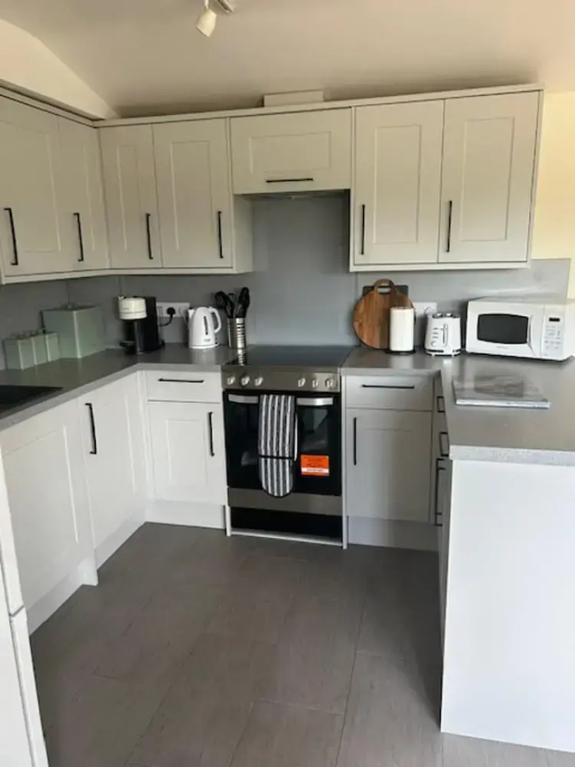 Cottage Retreat- Sleeps 4, Garden,