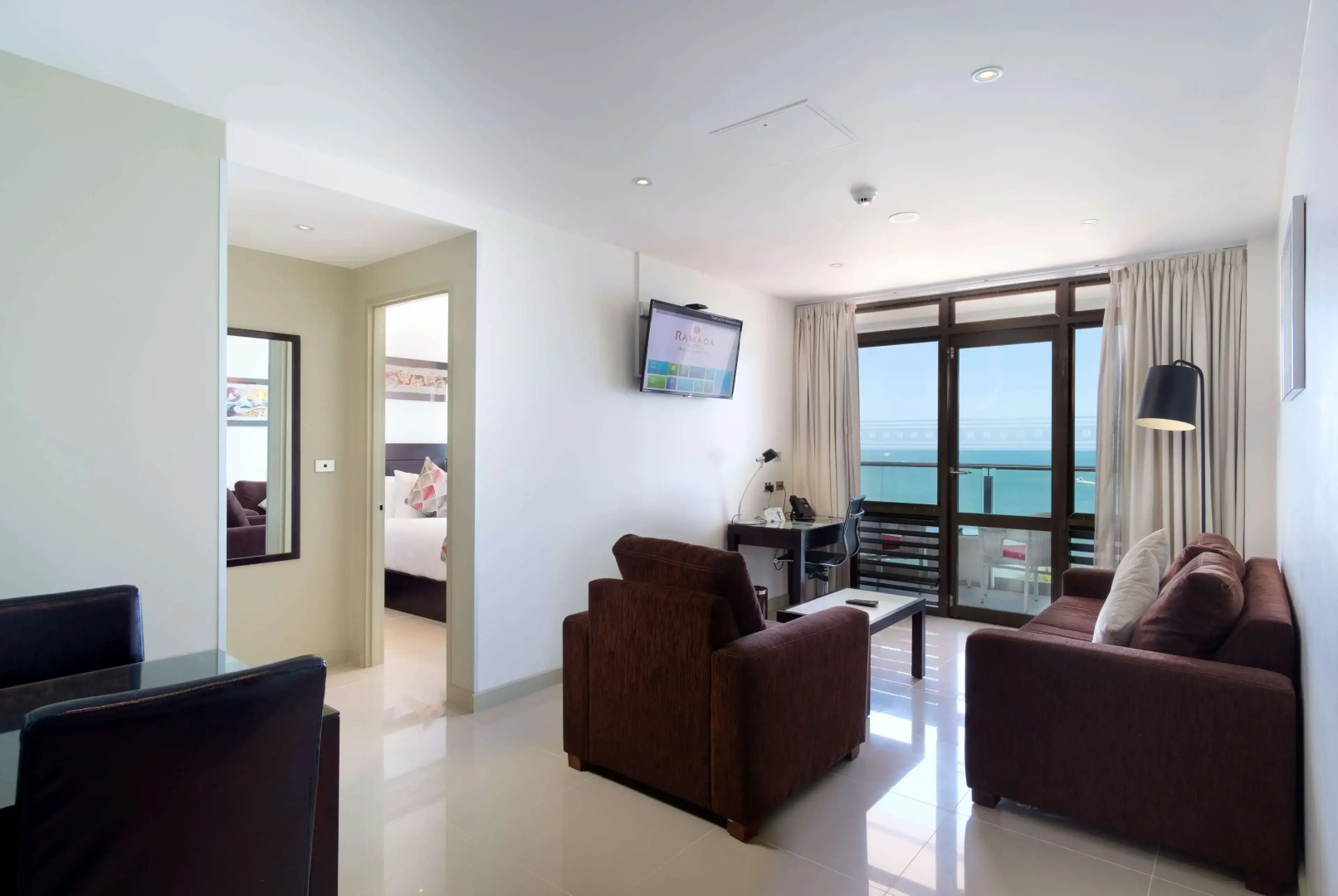 Отель Ramada Suites by Wyndham Wailoaloa Beach Fiji