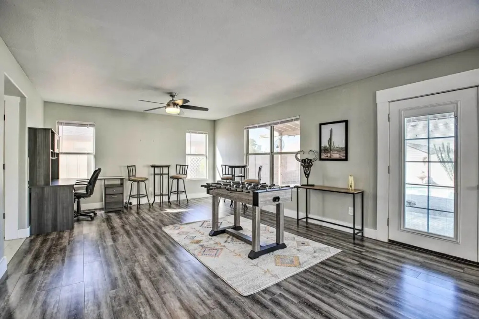 1 Mi to State Farm Stadium: Home w/ Pool & Grill!