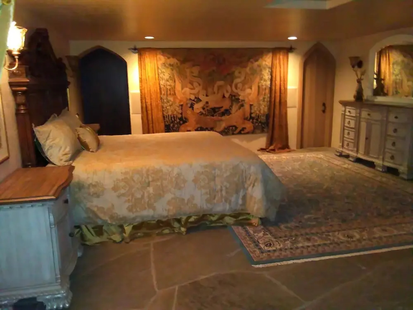 HIGHLANDS CASTLE overlooking Lake George.. plus 2 other Castles!