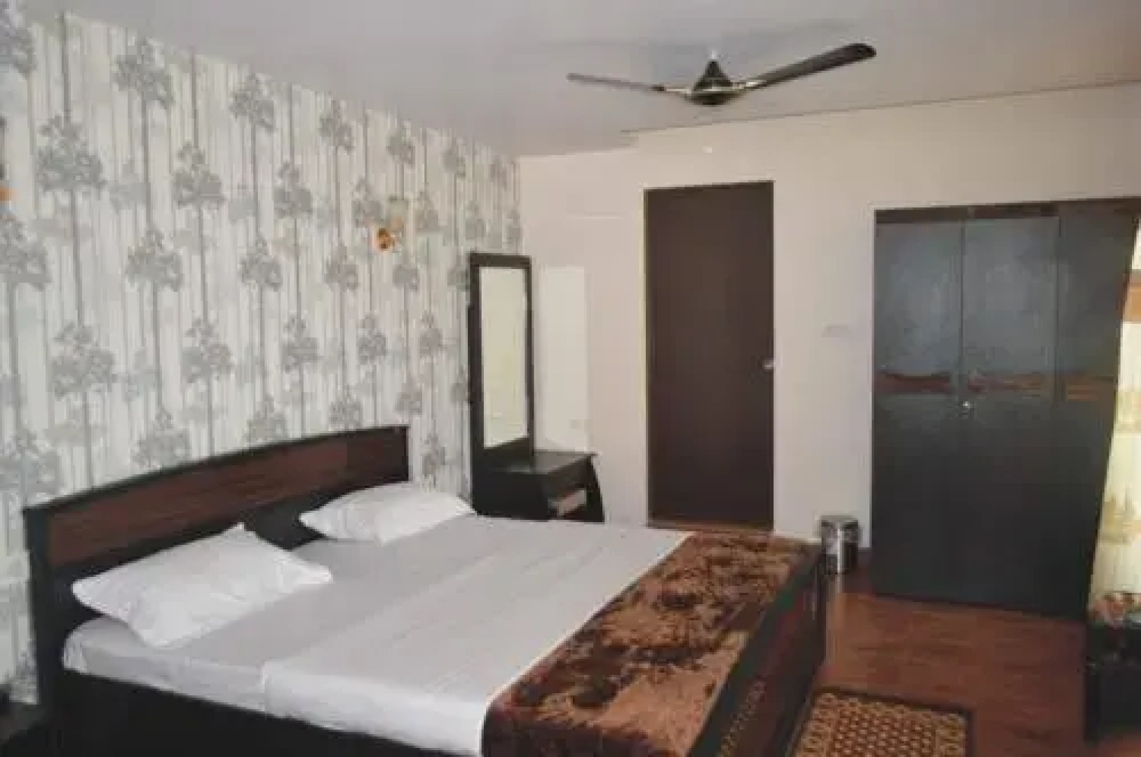 S S Kingdom & Holiday Resort