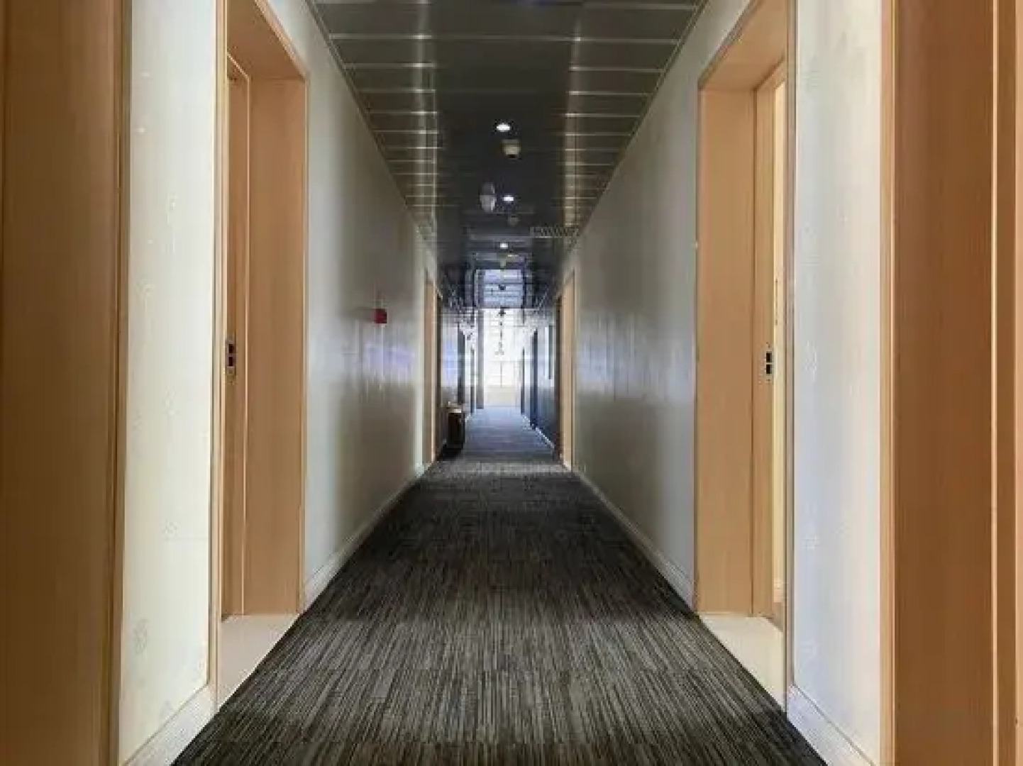 Super 8 Baiyin Jingtai Square Branch