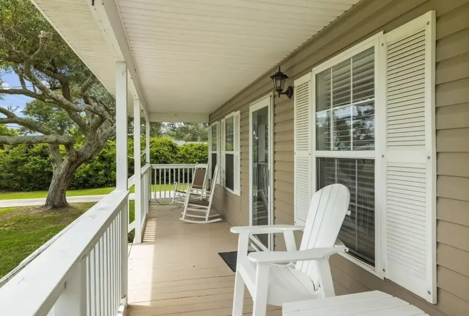 High Tider 3 Bedroom Home by RedAwning