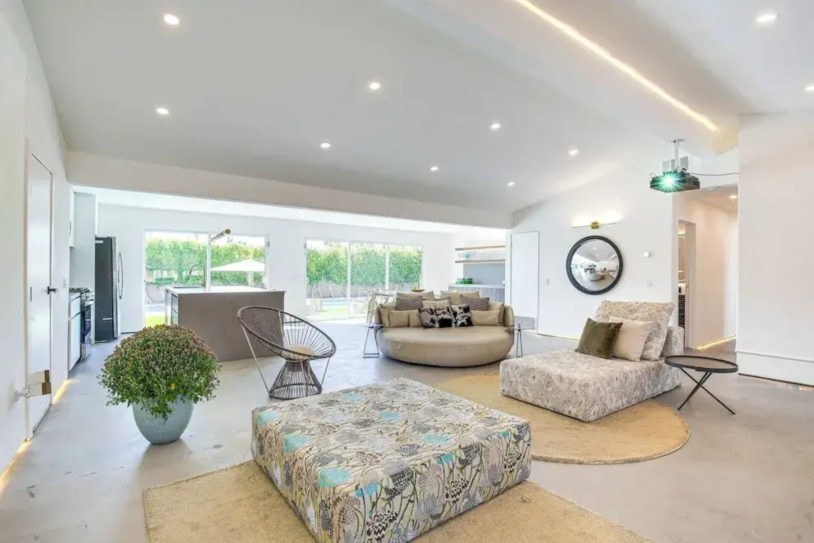 ~ 4 Mi to Dtwn: Dog-friendly Palm Springs Oasis!