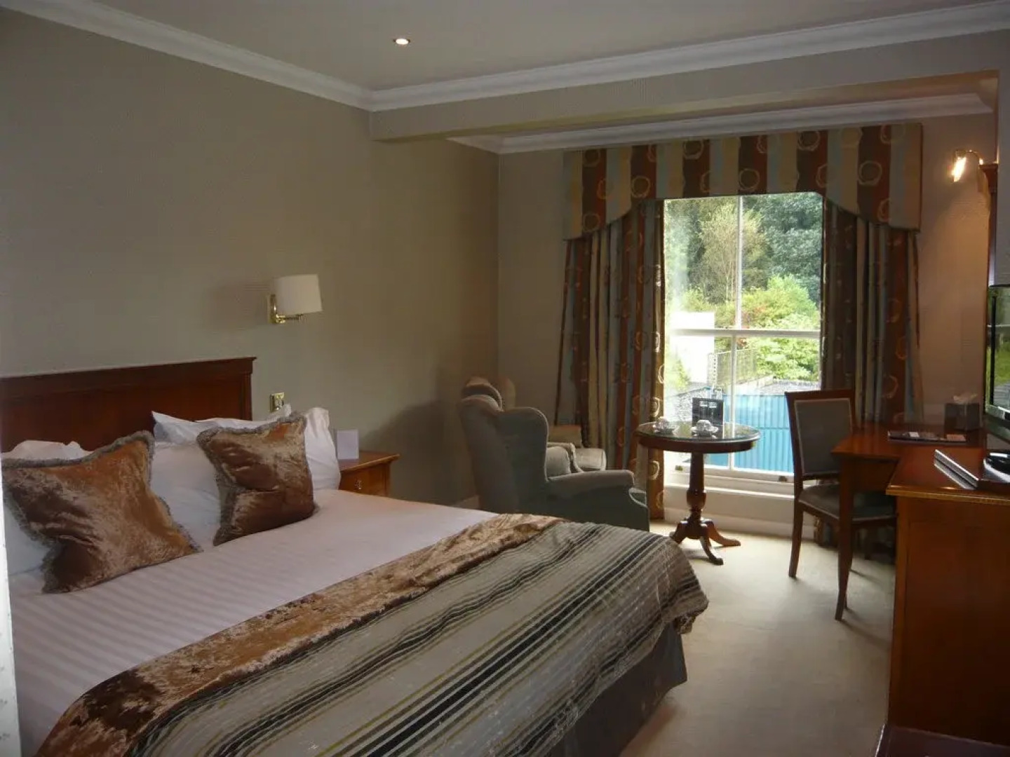 Lakeside Hotel & Spa