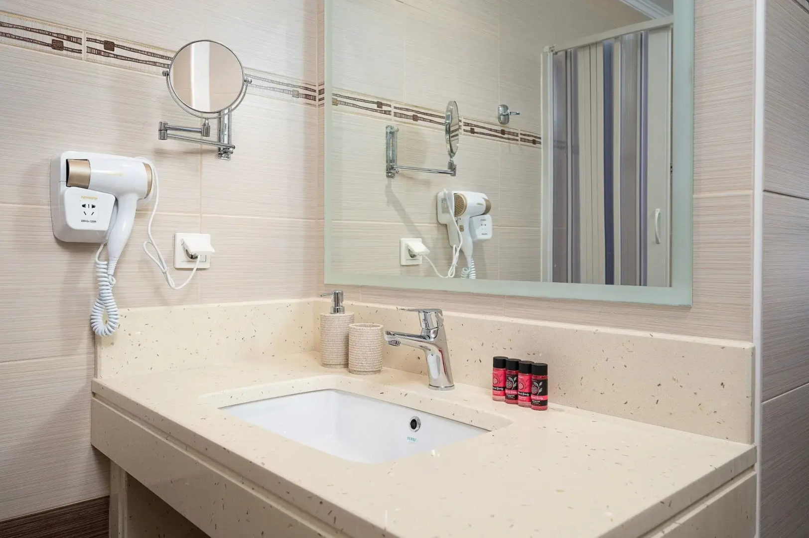 Minos Boutique Hotel