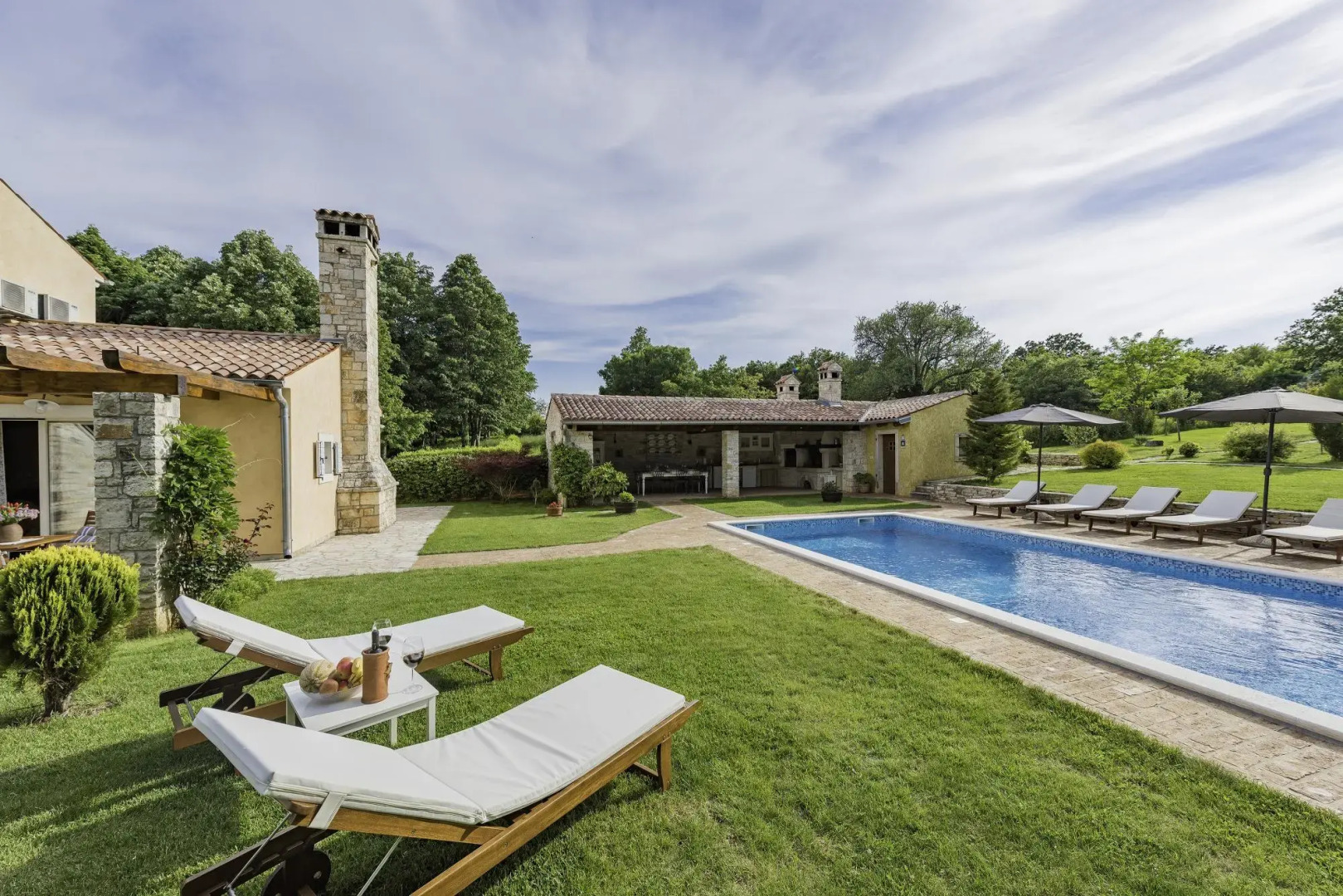 Lipa in Krnica with 4 bedrooms and 3 bathrooms