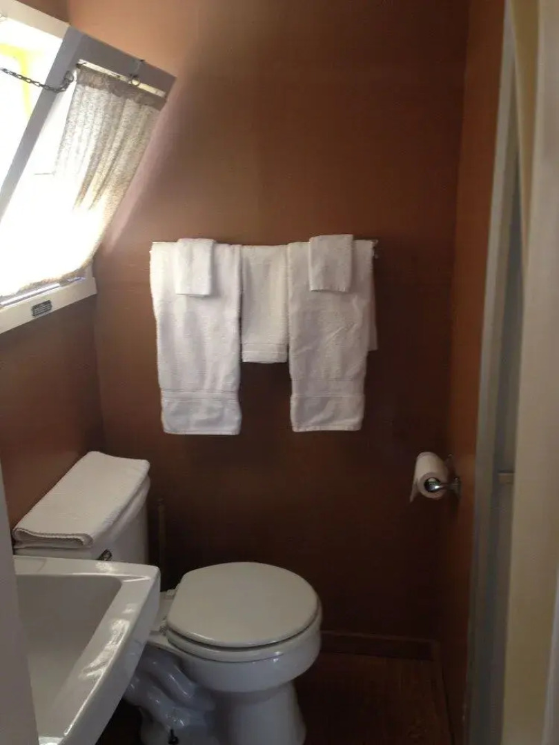 Amber Lantern Lake George Motel and Cottage Rentals