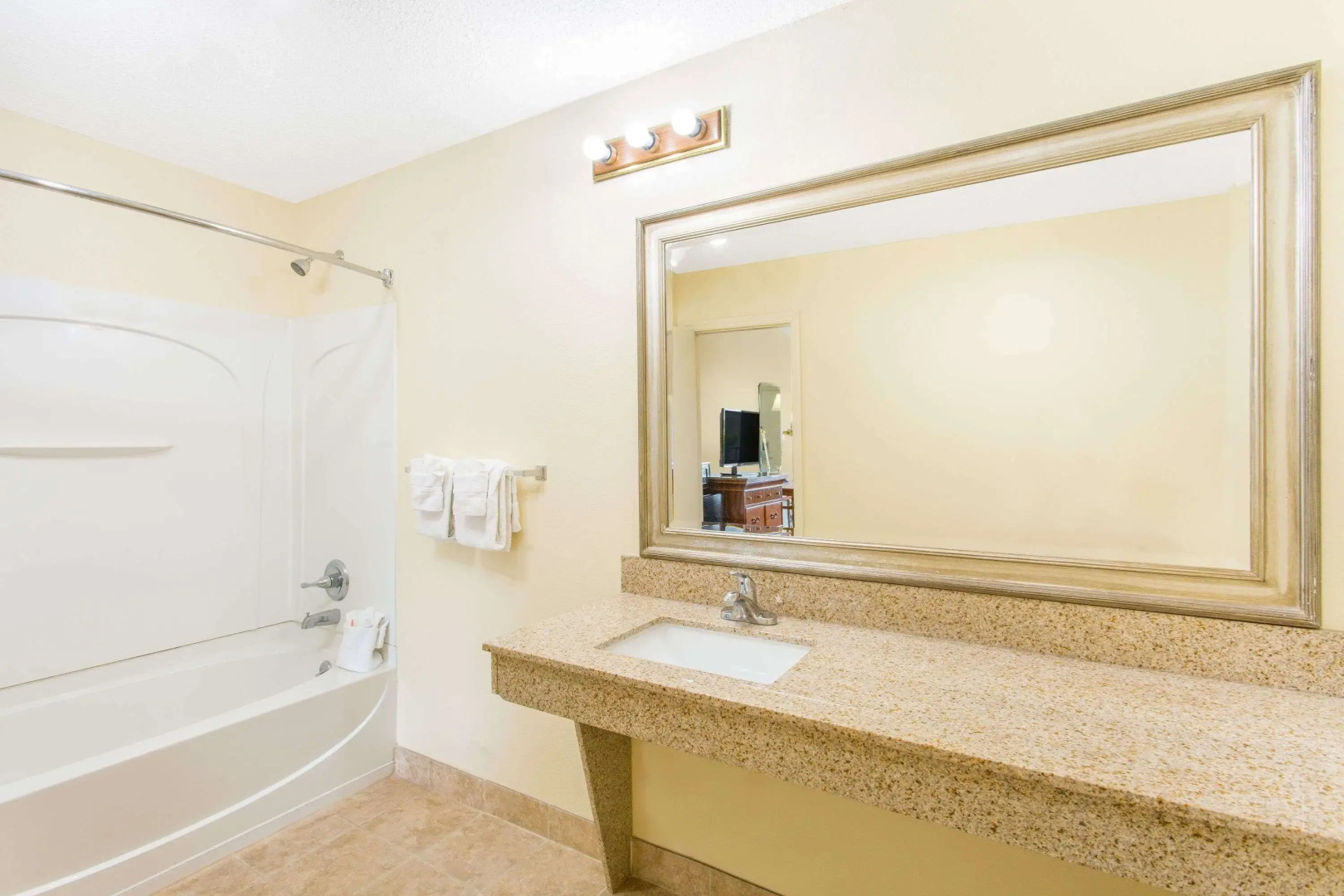 Days Inn by Wyndham Florence/I-95 North