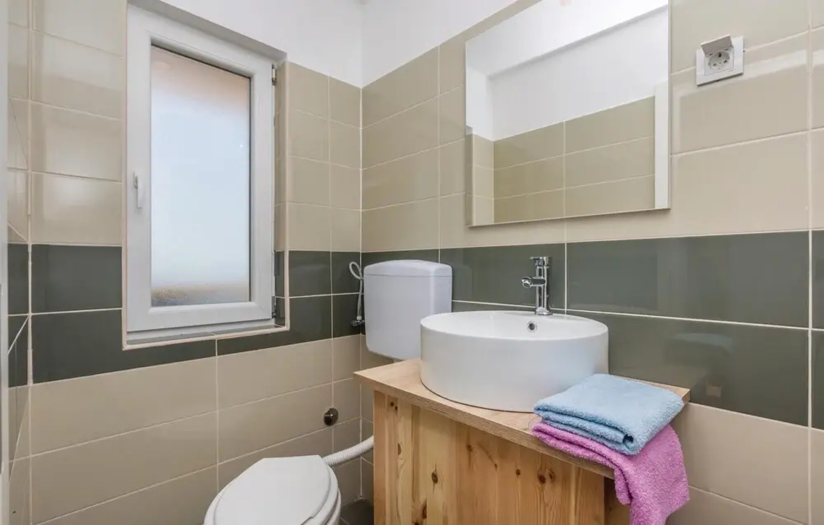 Nice Home in Lukovo with Hot Tub, WiFi & 4 Bedrooms