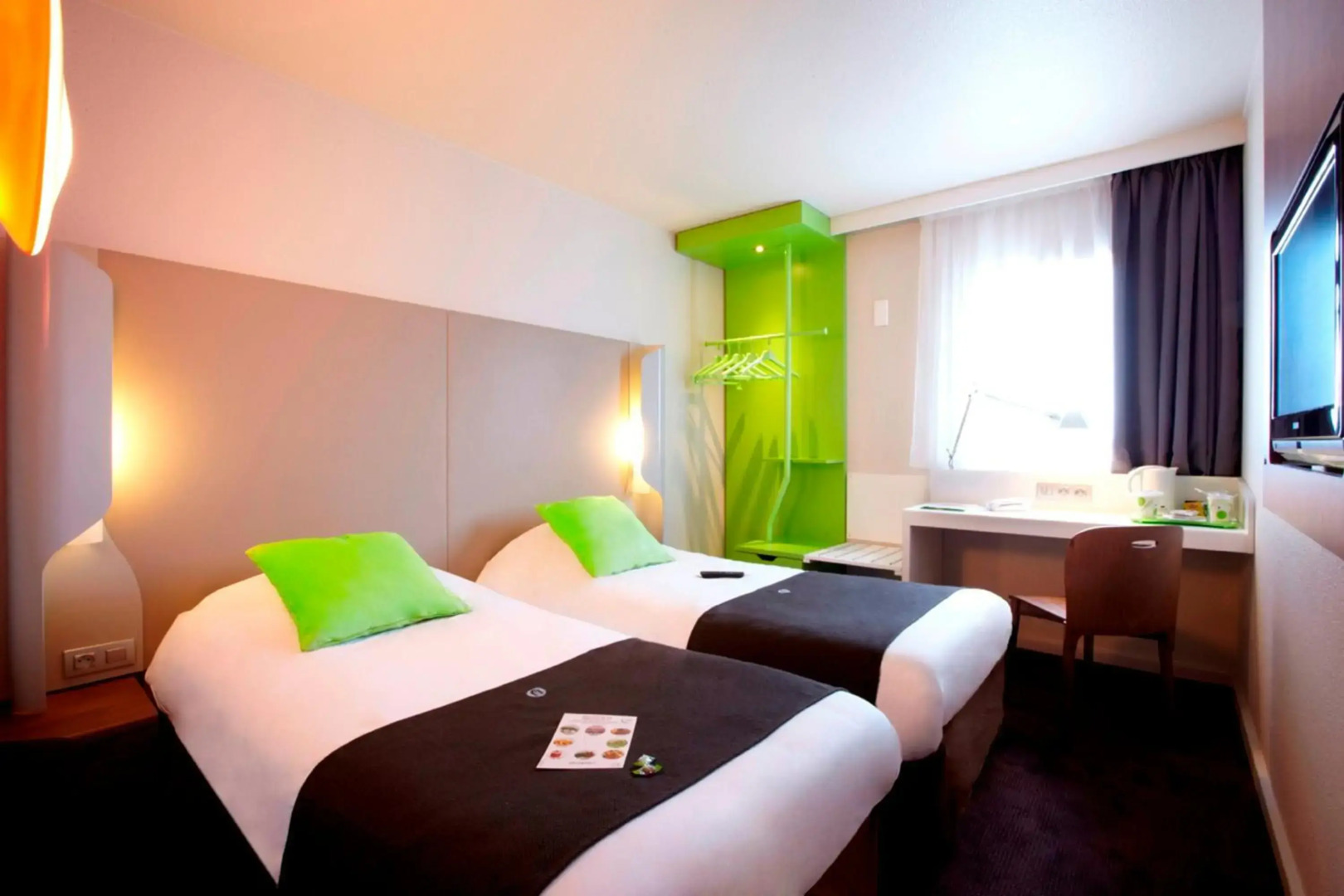 Campanile Poitiers - Site du Futuroscope