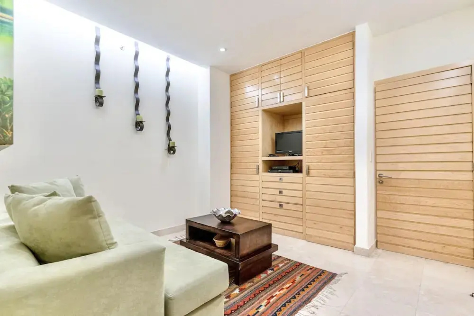 Luxury Private Resort 2-br 2-wr Condo w Breath Taking Lake Views