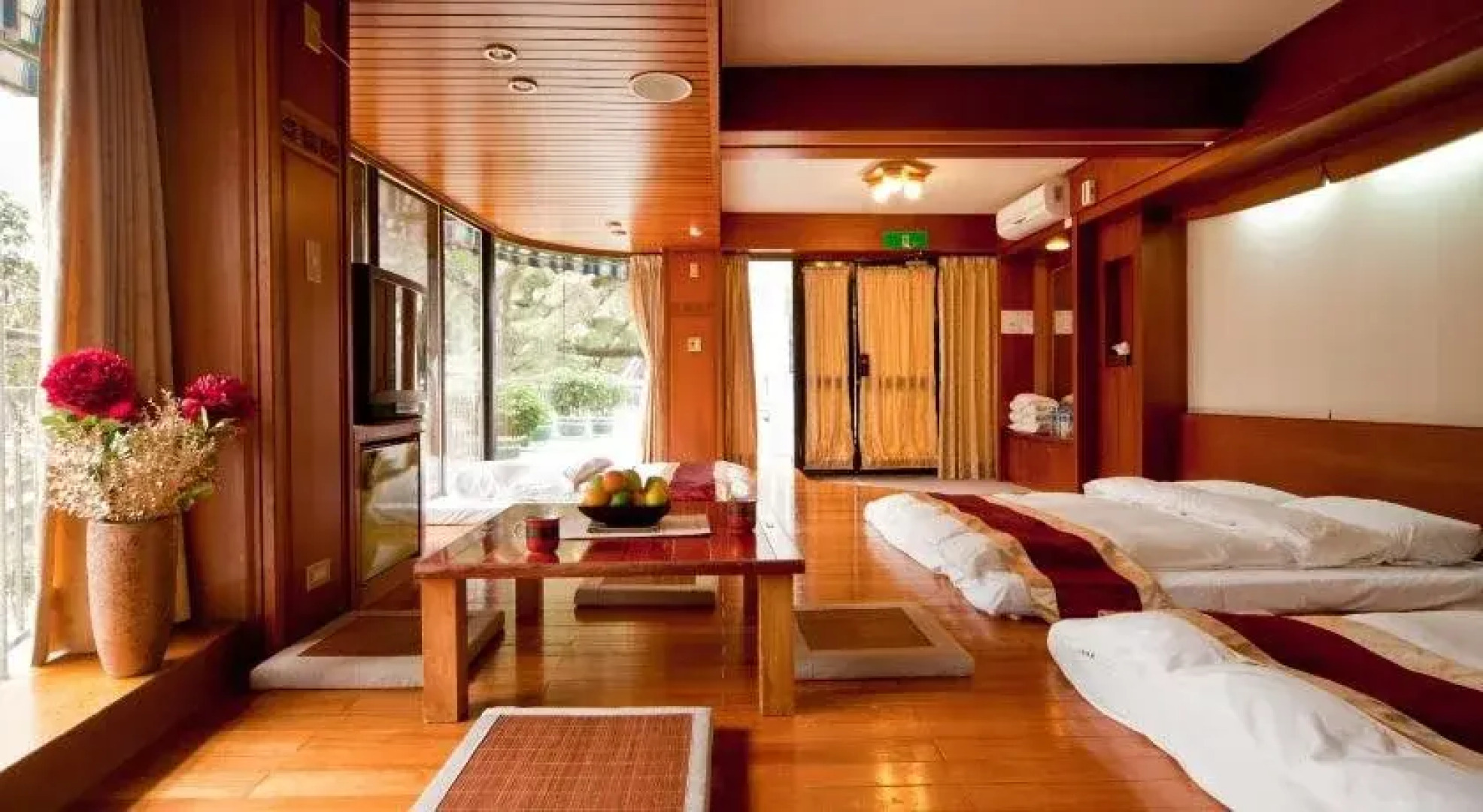 Utopia Holiday Hotel