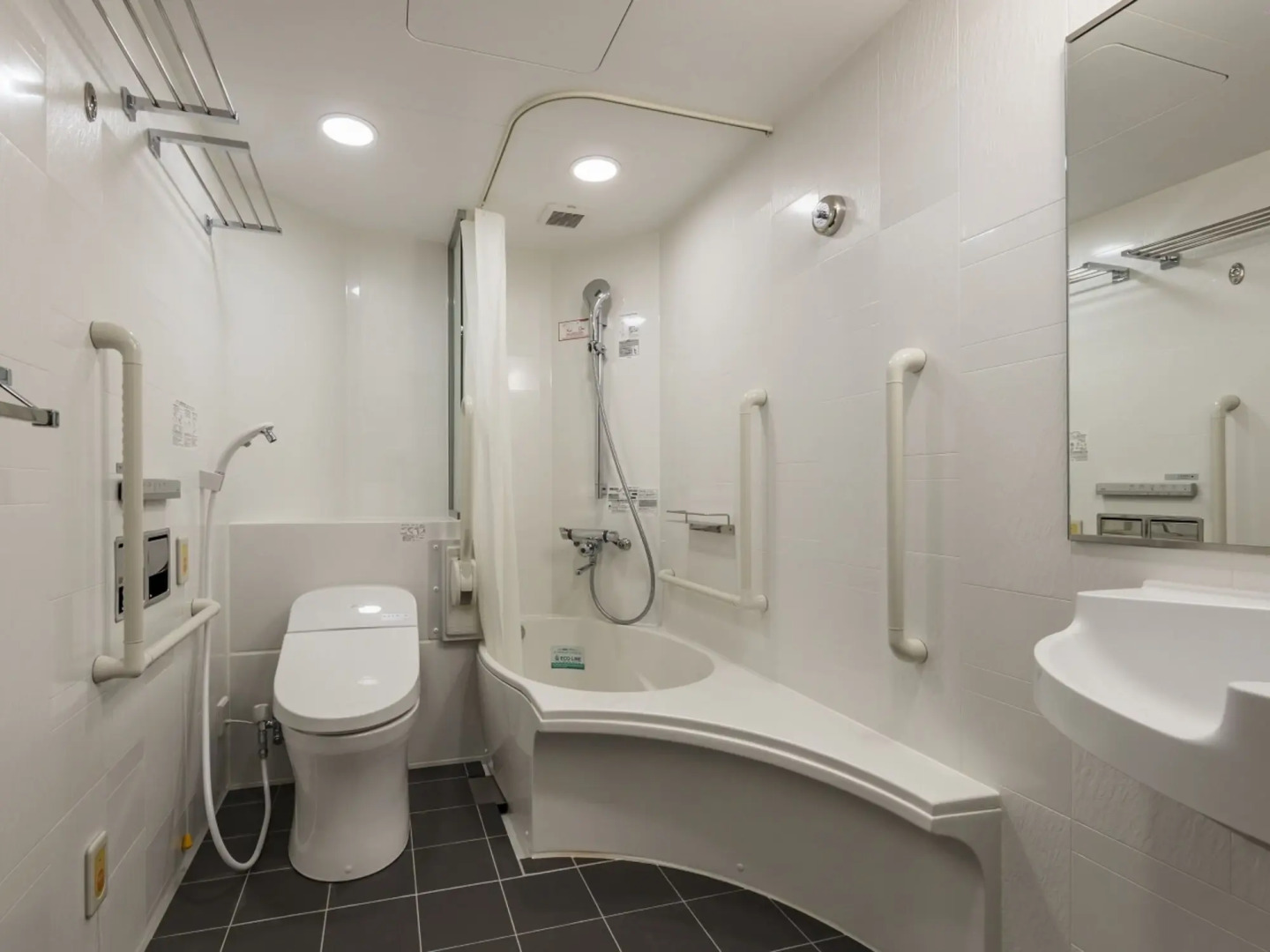 Отель APA Hotel ＆ Resort Yokohama Bay Tower