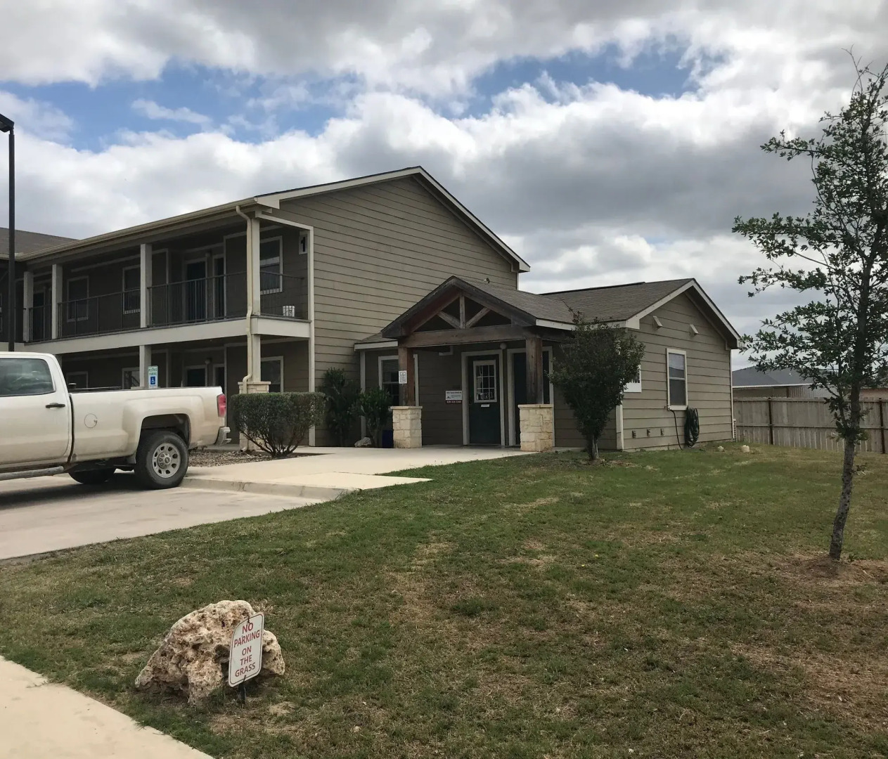 Eagle's Den Suites Kenedy a Travelodge by Wyndham