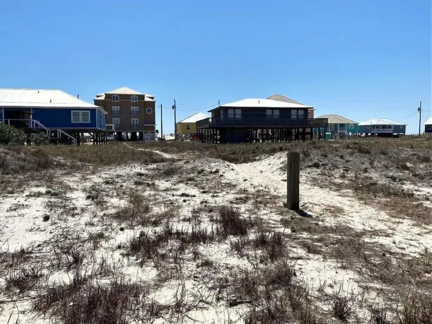 Pelican's Rest Beach House by RedAwning