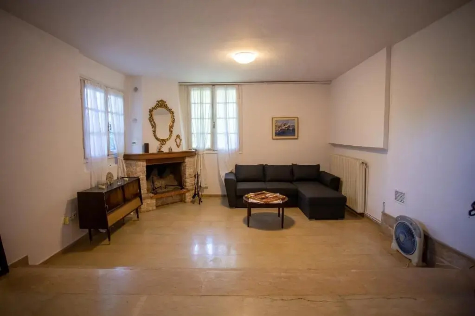 Traditional Apartment part of a Detached Villa on a luxurious Hill of Thessaloniki PANORAMA with a private garden with trees ,also available for Family and other gatherings and Kid's parties - under 13 , for less than 20 people alltogether
