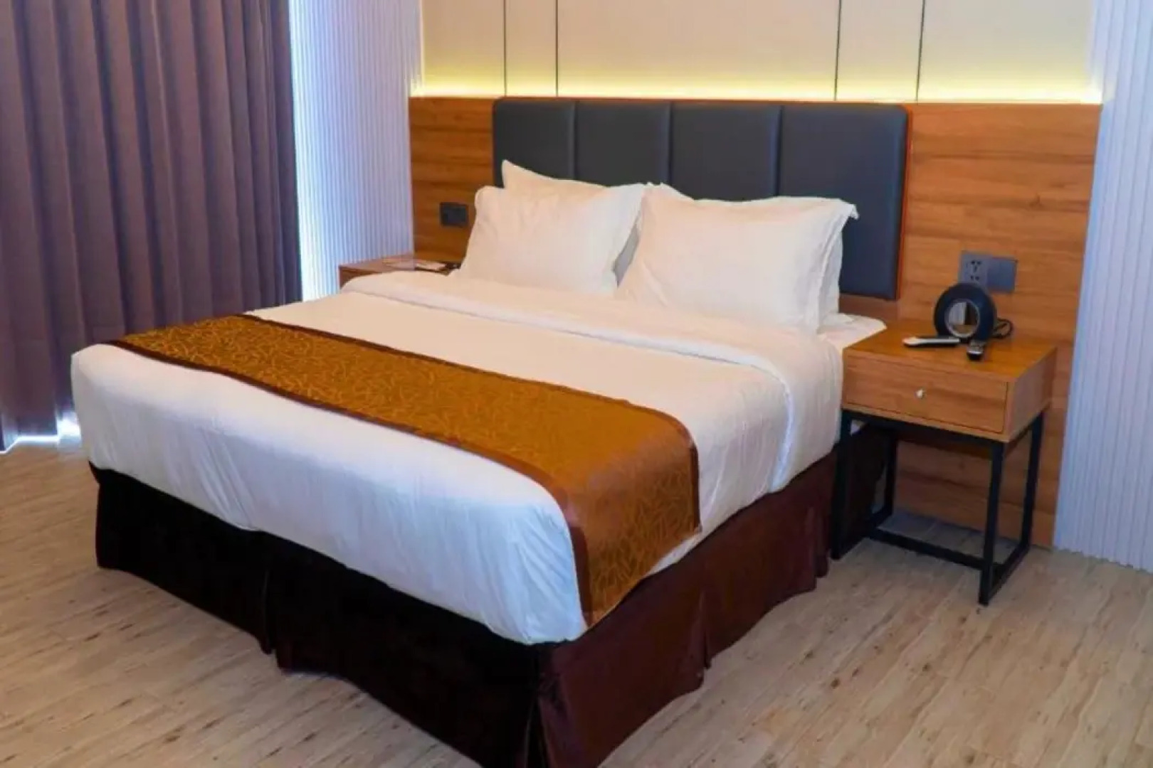 Vienna Hotel (Newly Renovated 2025)