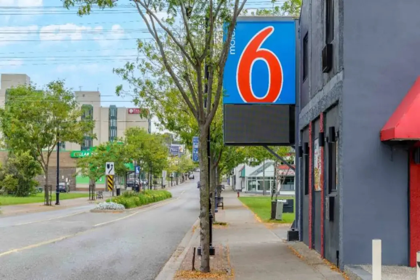 Motel 6 Niagara Falls, ON – Near the Falls