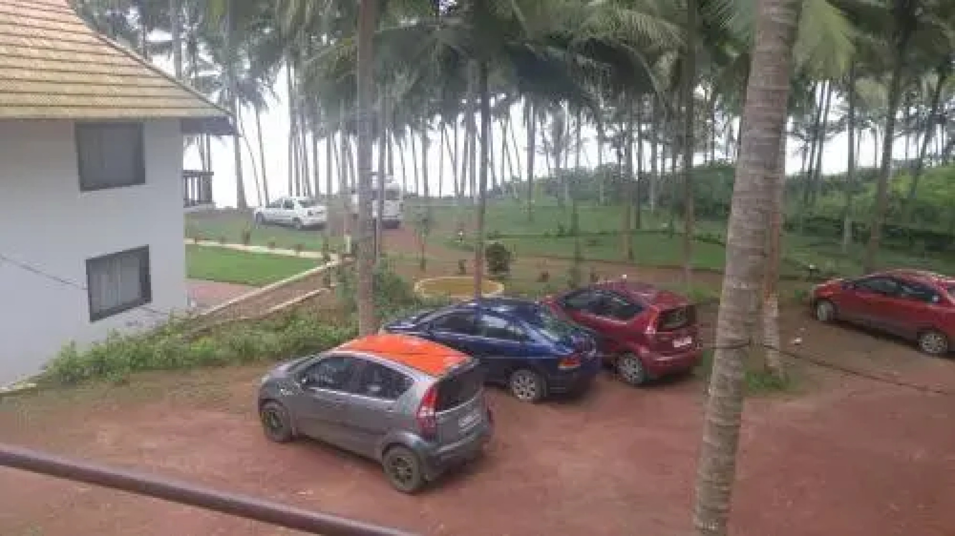 Kan Bay Beach Resort