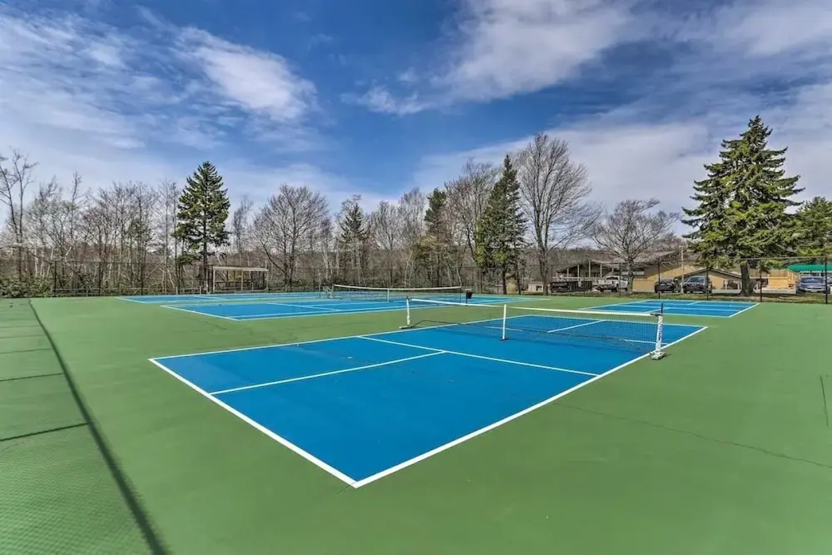 Luxury Home With Modern Finishes - Game Room & Hot Tub - Pocono Mountains 3 Bedroom Home by Redawning