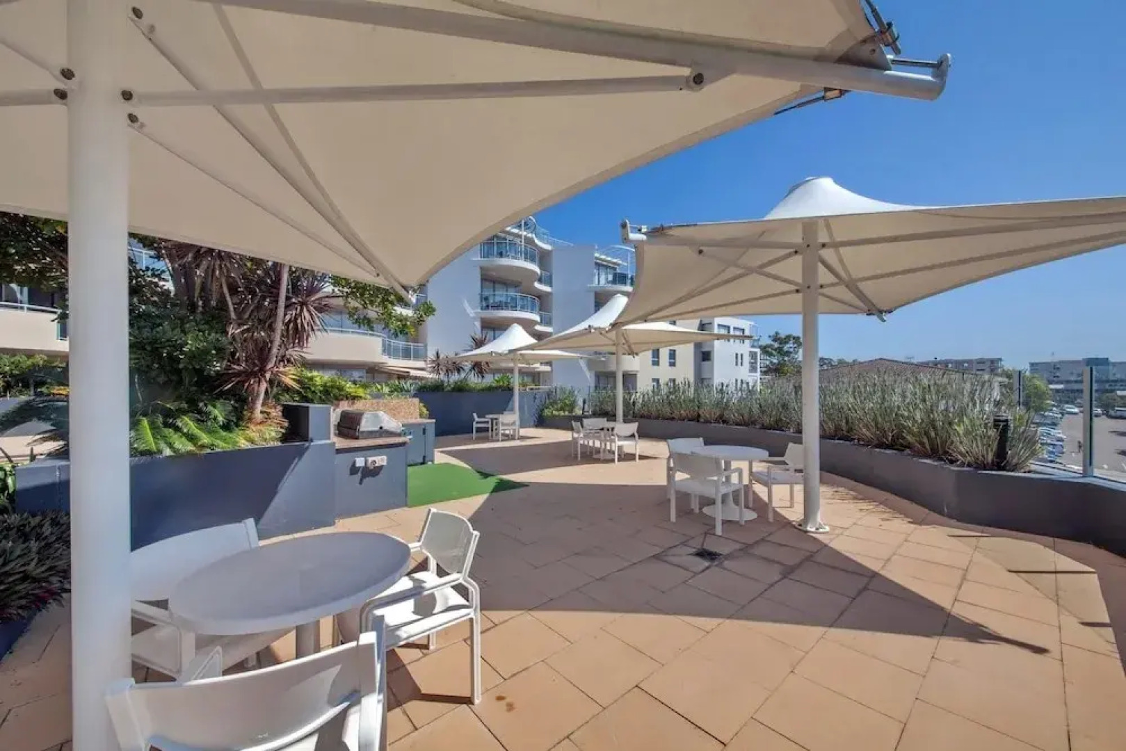 Cote D'Azur, Unit 11/61 Donald Street