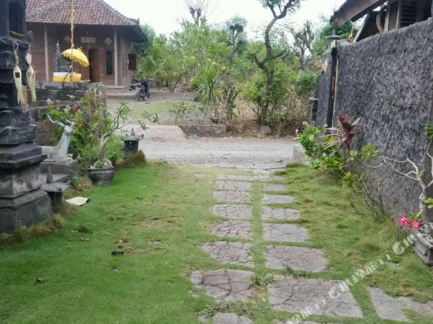 Askat Menjangan Guest House