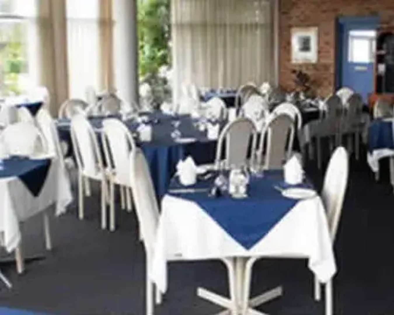 Lake Haven Motor Inn & Palms Restaurant