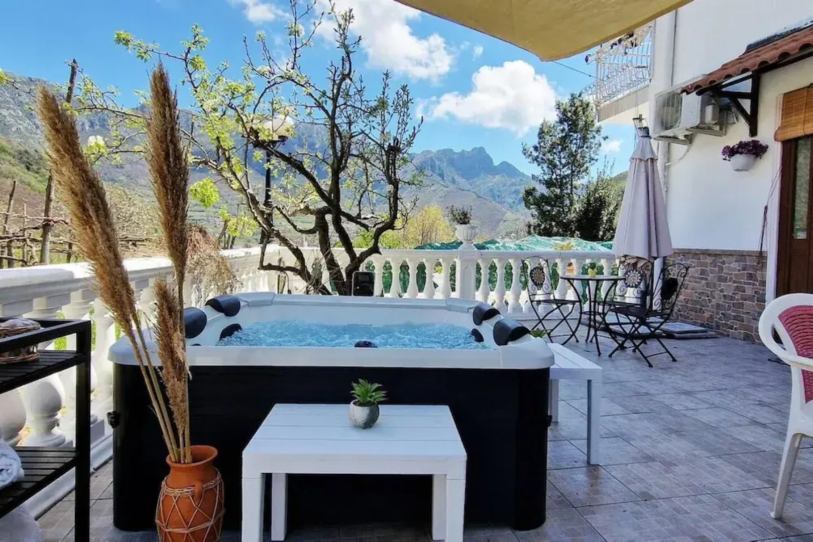 Amalfi Coast Countryside With Jacuzzi and Garden