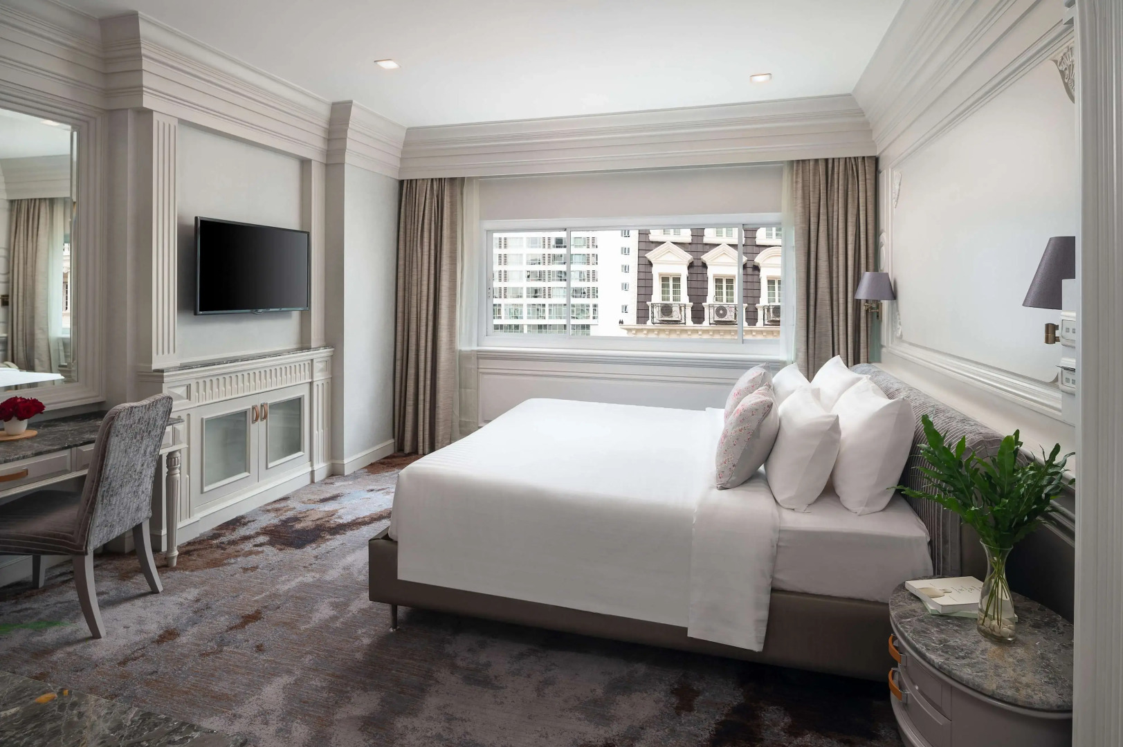 Kingston Suites 