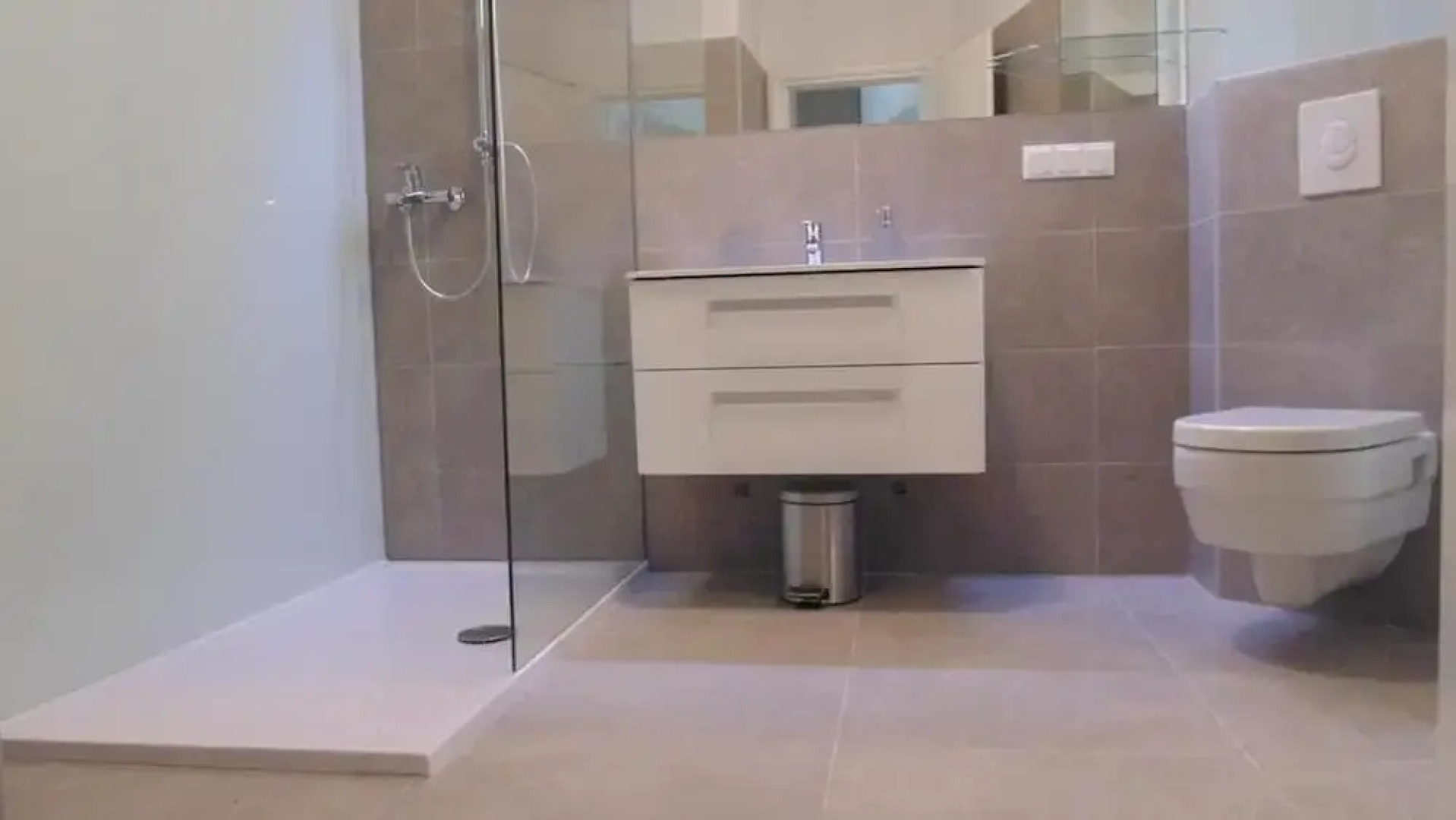 Downtown Luxury Suites