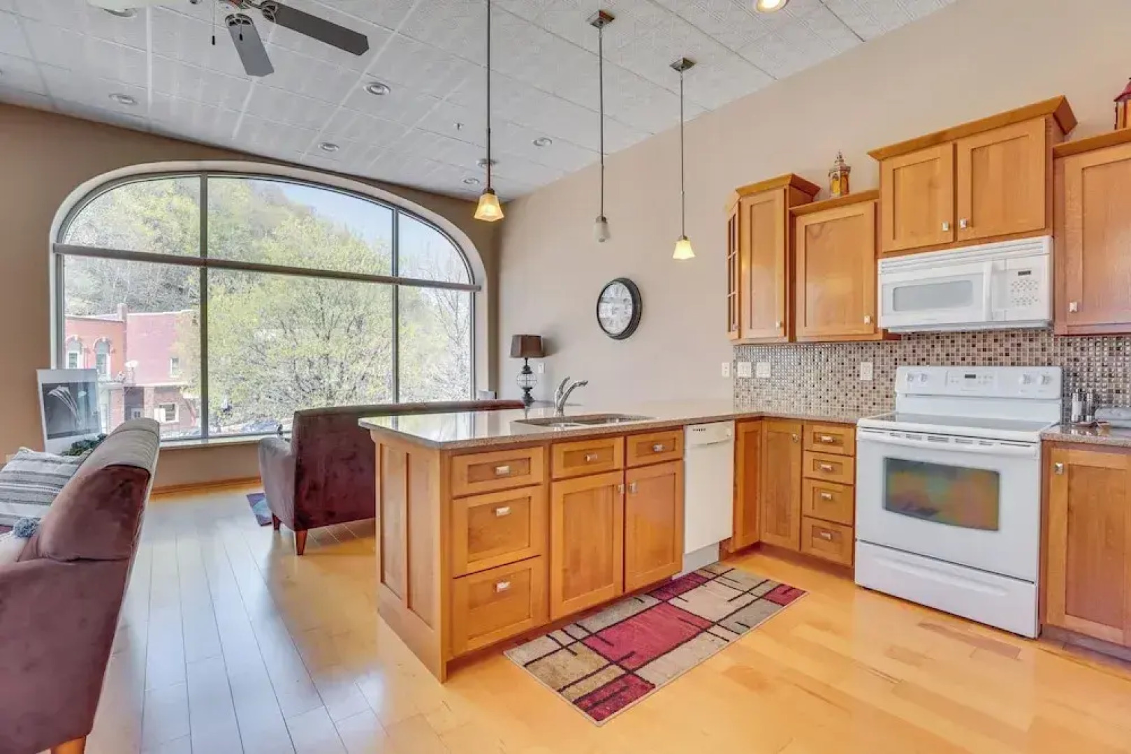 Mcgregor Condo w/ Brewery On-site: Steps to River!