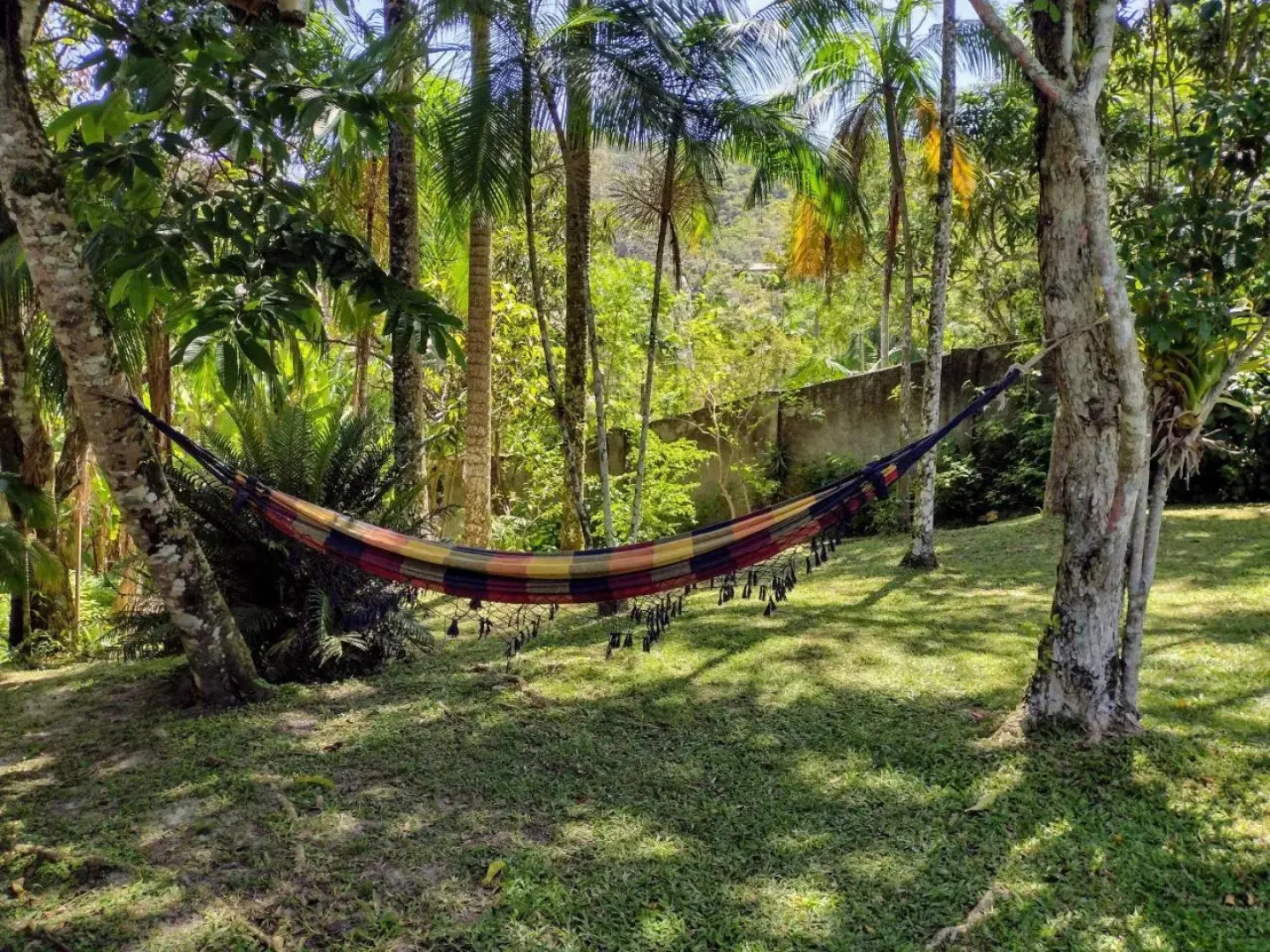 Casa com ótima localização, a 100 metros da praia.