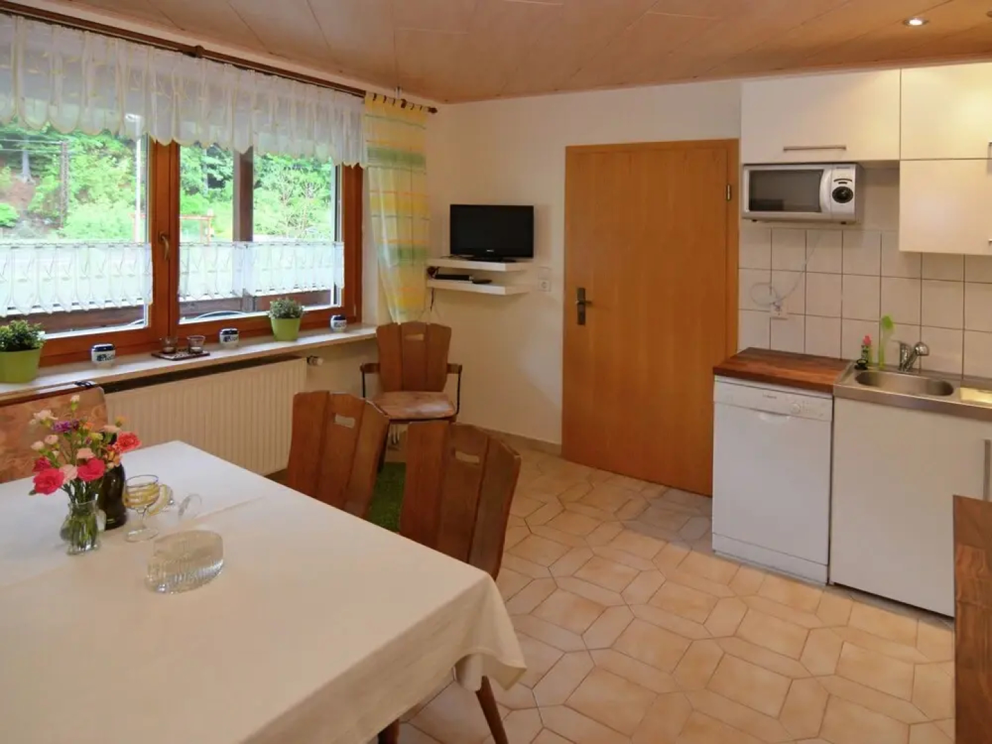 Comfortable Holiday Home With Terraces Located In The Southern Part Of The Thuringia Forest