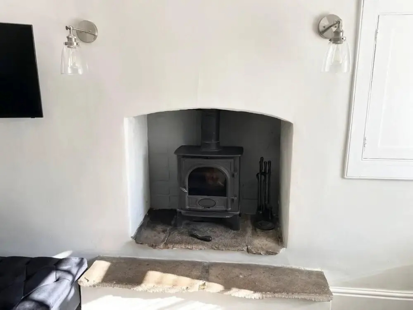 2 Bedroom Cottage - Sleeps 4 - Wifi, Fireplace