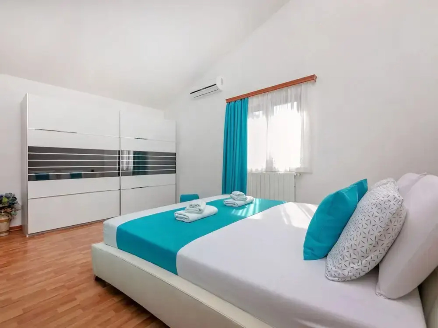 Splendid Villa in Vižinada with Hot Tub