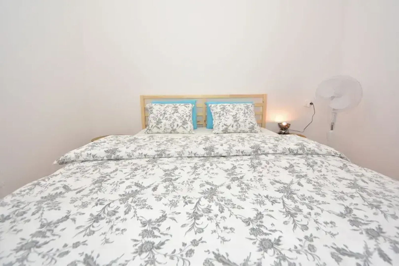 Holiday Home Seafront Escape