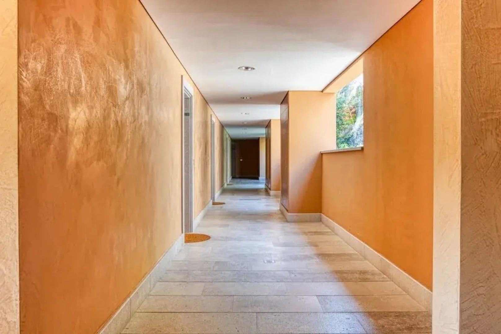 The Lady in Red Studio Flat with Sea View Terrace