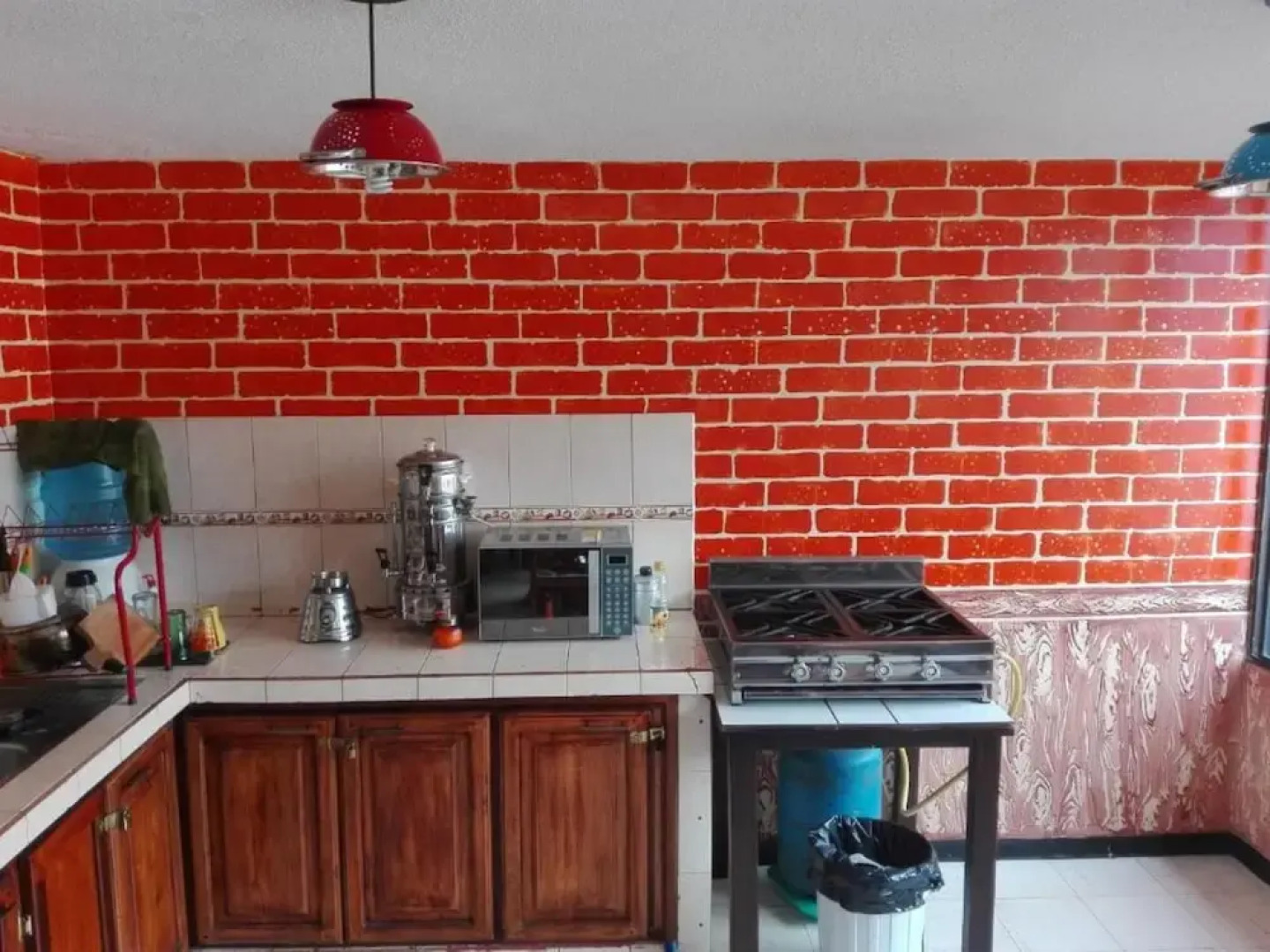 Flying Donkey Hostal - Hostel