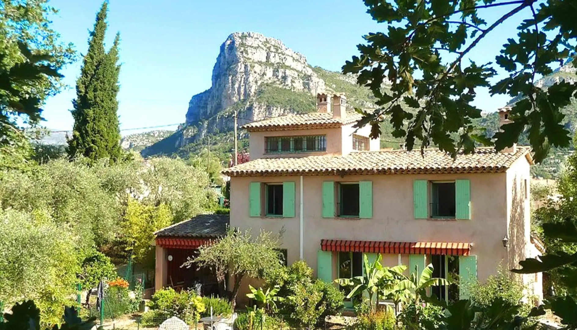 House With 4 Bedrooms in La Gaude, With Wonderful Mountain View, Priva