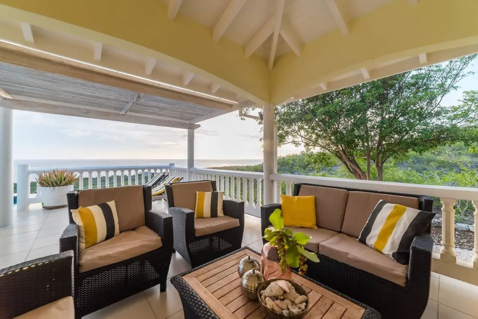 Perfect Villa at Famous Coral Estate - 5 min to the Beach