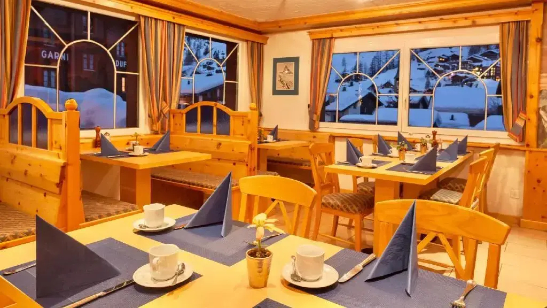 Julen Wendelin, Hotel Touring