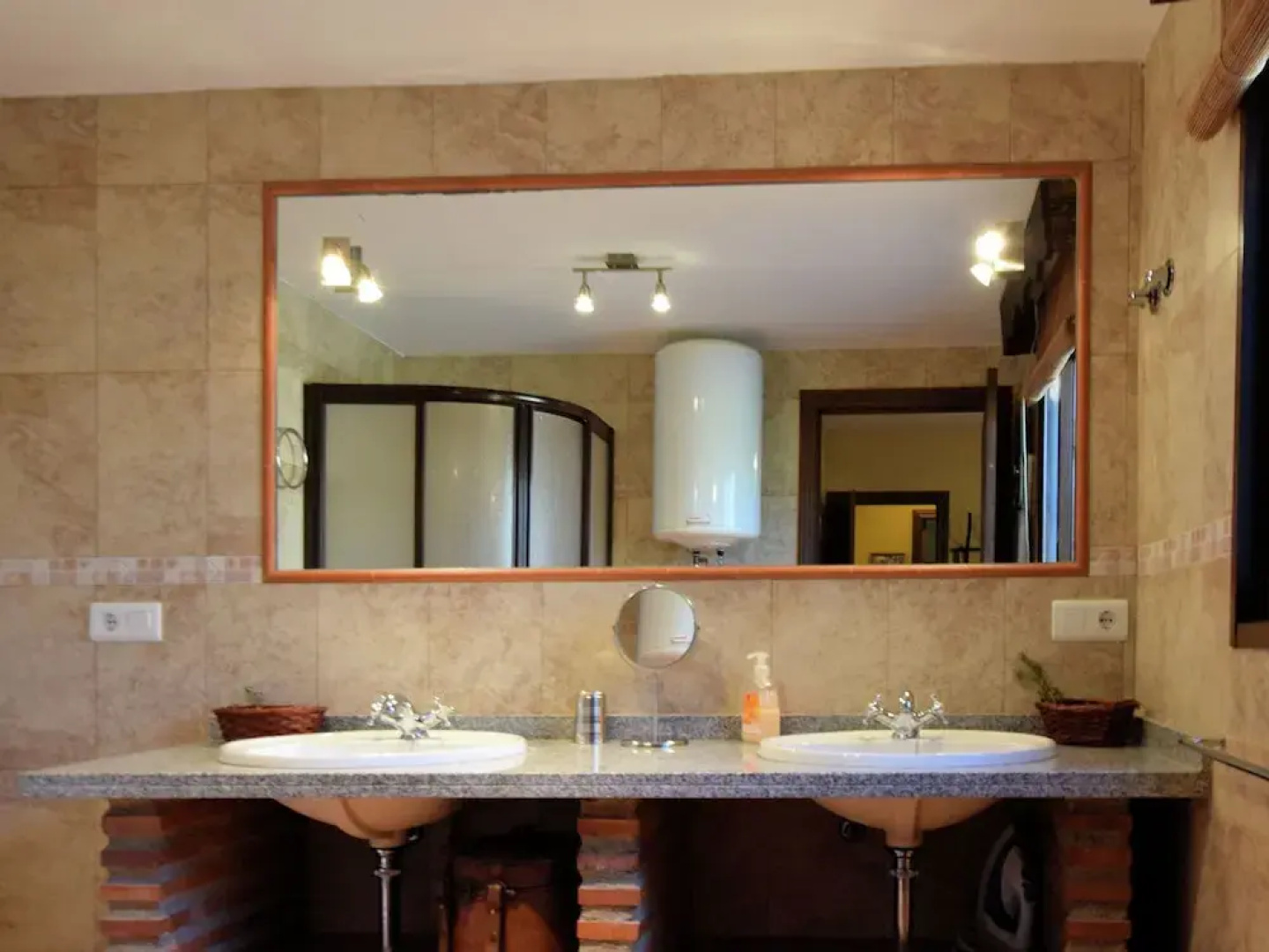 Charming Cottage in Loja with Private Pool