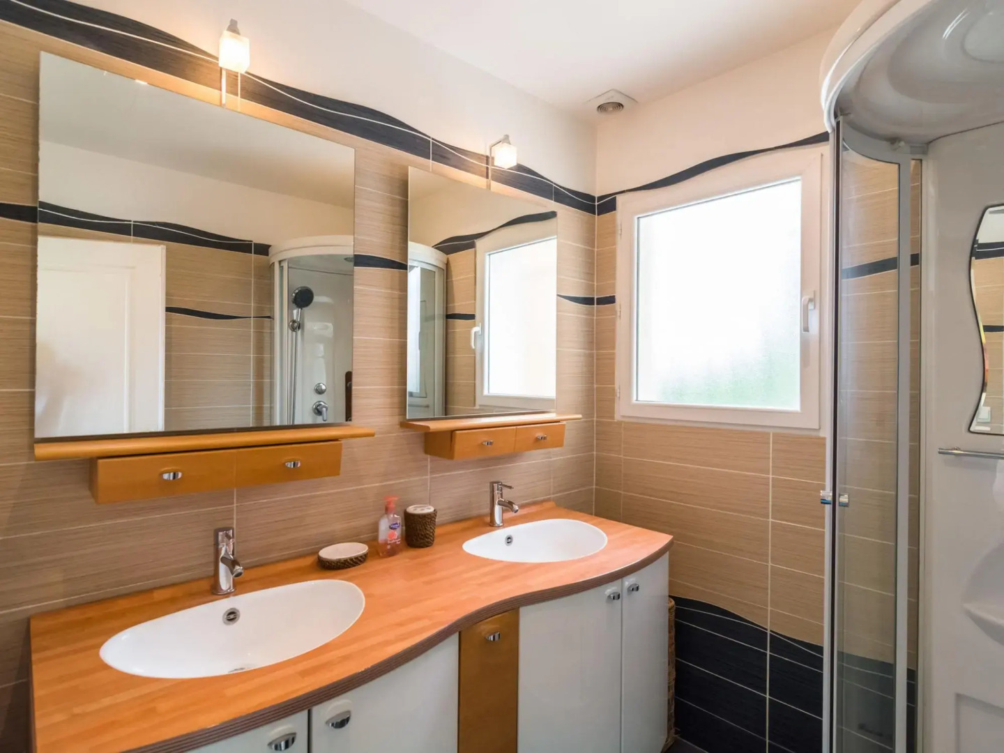 Luxury Holiday Home in Pierrerue With Private Pool & Centre Nearby