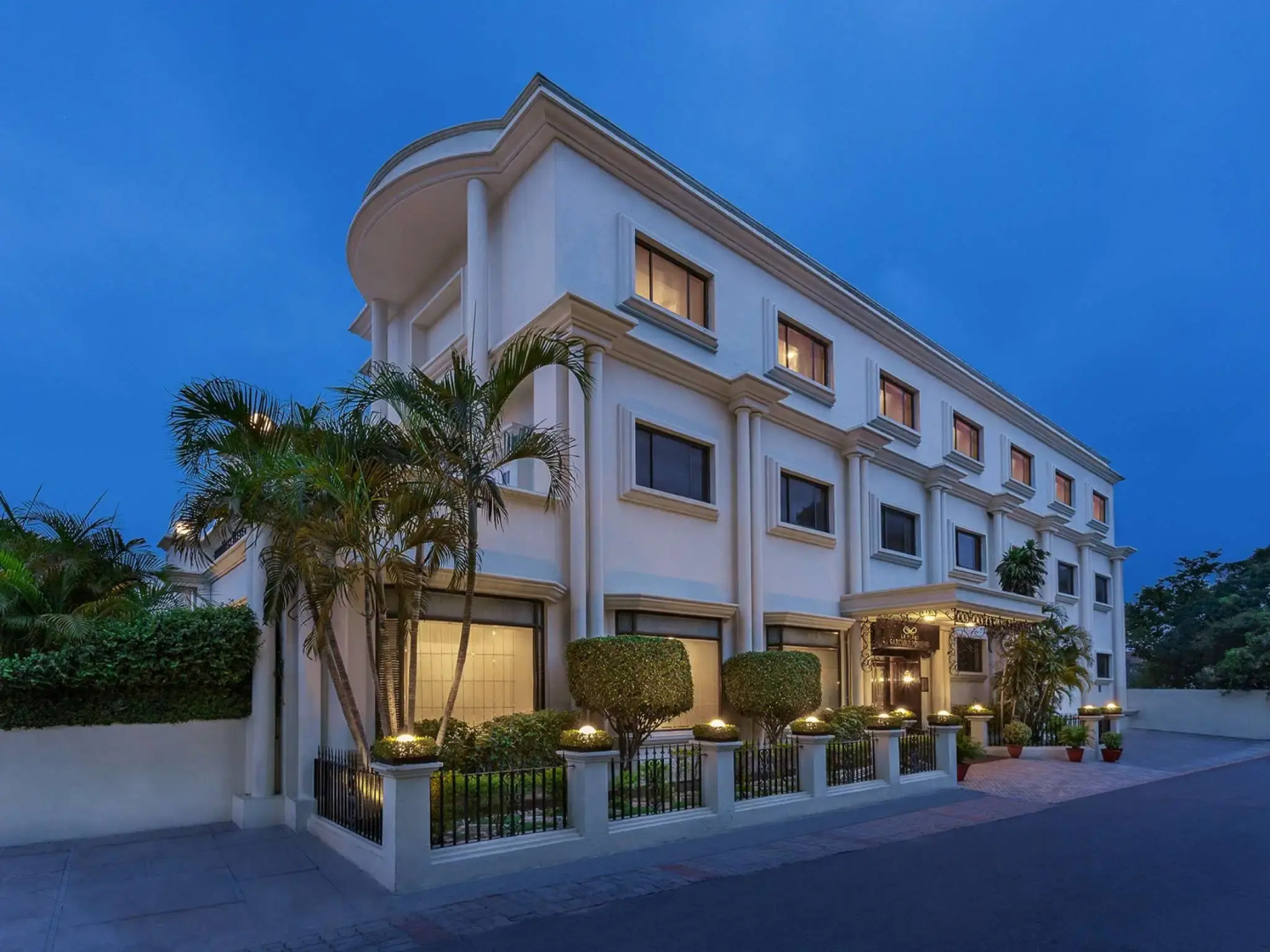 La Place Sarovar Portico, Lucknow