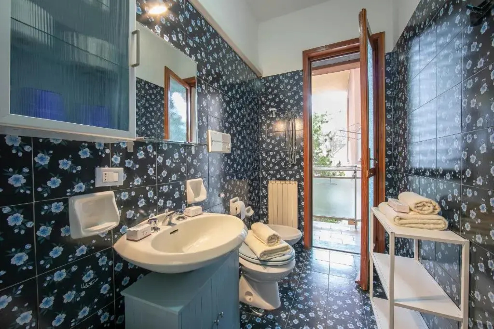 Ginestre Apartment few min From sea