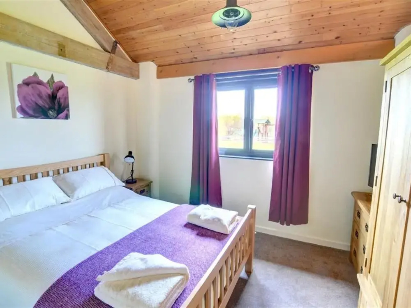 Luxurious Holiday Home in South Wales Near River