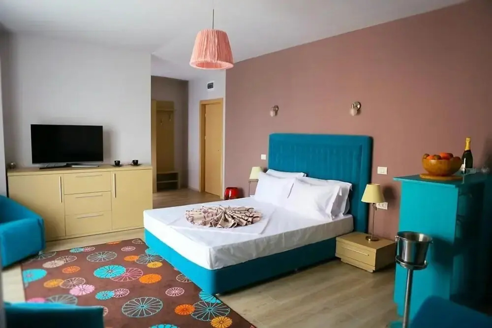 Sangria Luxury Family