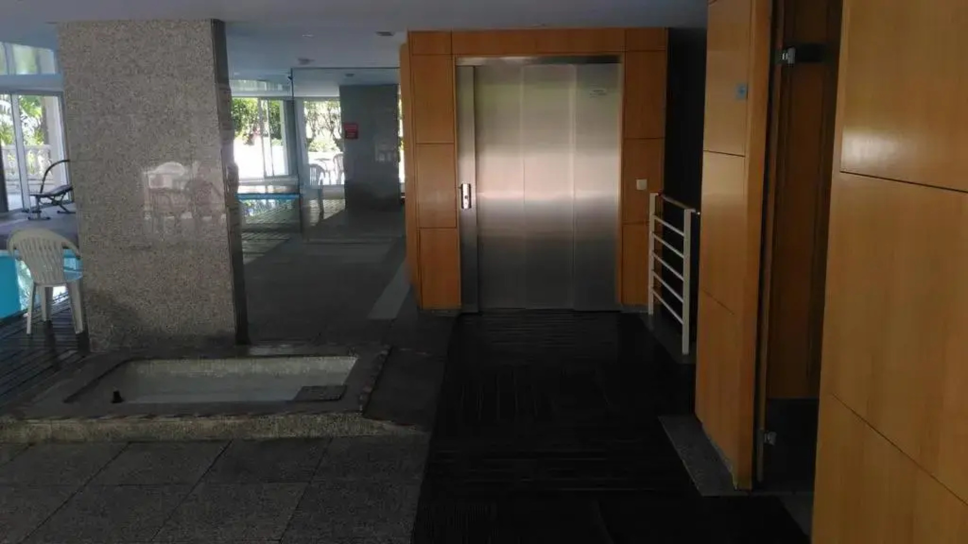 Le Victoria, 2p moderne, les pieds dans l'eau, Parking, Piscine