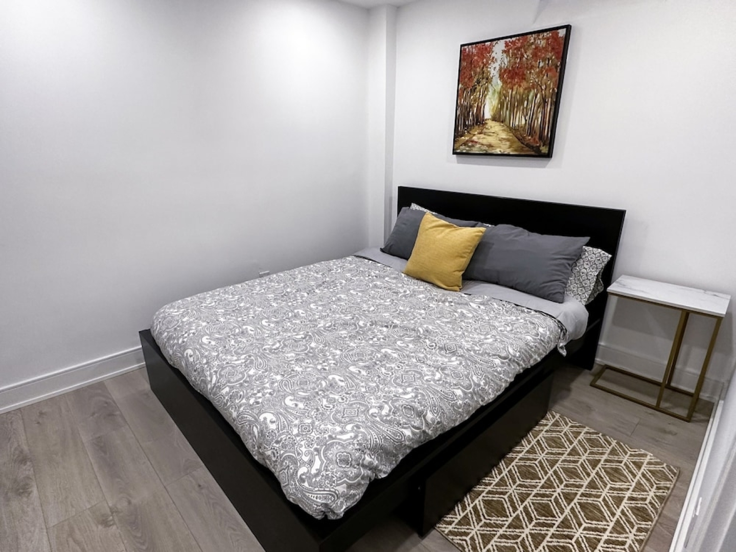 New Spacious 2BR Apt Thornhill